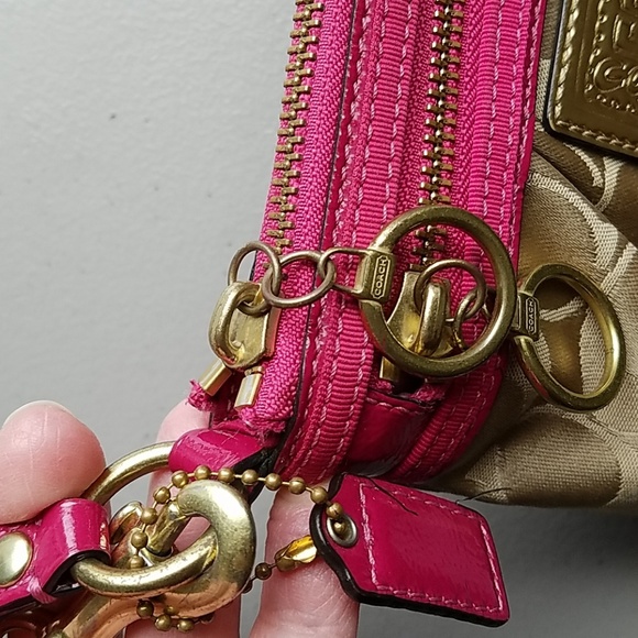 Coach wristlet - Picture 3 of 7